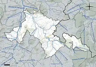 Carte en couleur présentant le réseau hydrographique de la commune
