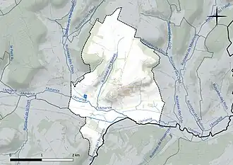 Carte en couleur présentant le réseau hydrographique de la commune