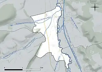 Carte en couleur présentant le réseau hydrographique de la commune