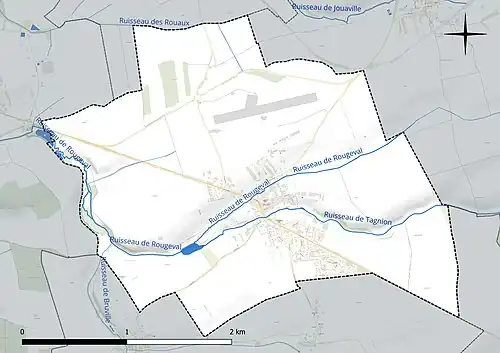Carte en couleur présentant le réseau hydrographique de la commune