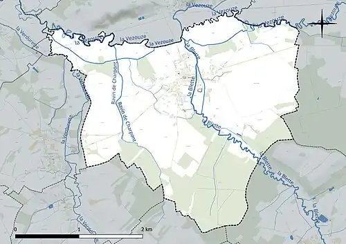 Carte en couleur présentant le réseau hydrographique de la commune