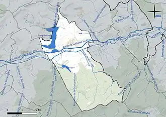 Carte en couleur présentant le réseau hydrographique de la commune