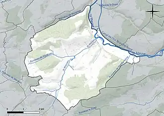 Carte en couleur présentant le réseau hydrographique de la commune