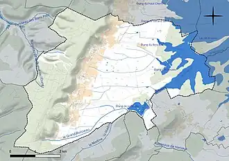 Carte en couleur présentant le réseau hydrographique de la commune