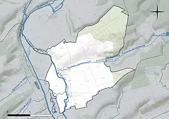 Carte en couleur présentant le réseau hydrographique de la commune