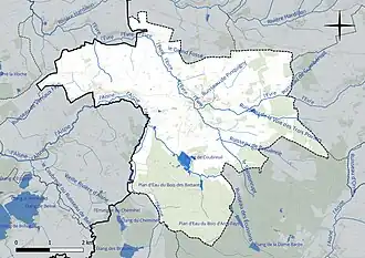Carte en couleur présentant le réseau hydrographique de la commune