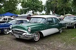 Buick Roadmaster sedan 1955