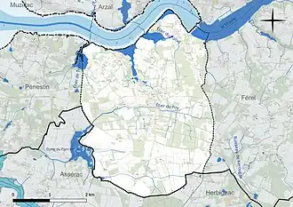 Carte en couleur présentant le réseau hydrographique de la commune