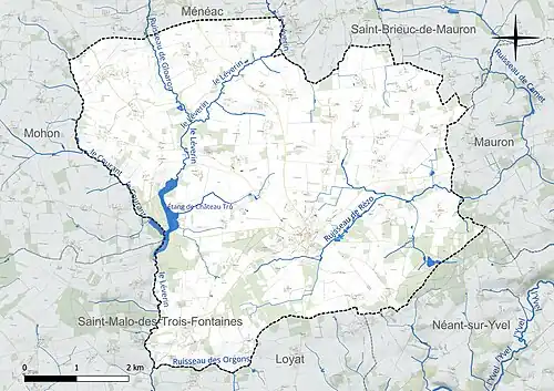 Carte en couleur présentant le réseau hydrographique de la commune