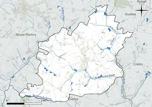 Carte en couleur présentant le réseau hydrographique de la commune