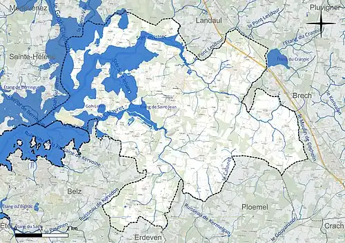 Carte en couleur présentant le réseau hydrographique de la commune