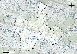 Carte en couleur présentant le réseau hydrographique de la commune