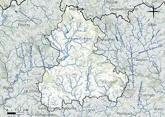 Carte en couleur présentant le réseau hydrographique de la commune