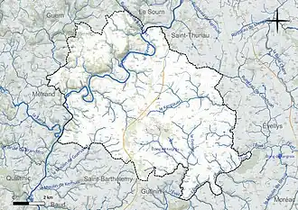 Carte en couleur présentant le réseau hydrographique de la commune