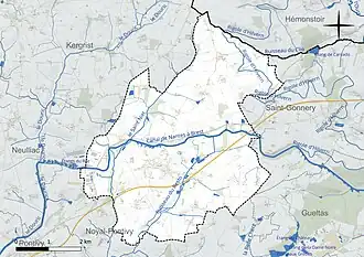 Carte en couleur présentant le réseau hydrographique de la commune