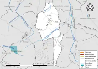 Carte en couleur présentant le réseau hydrographique de la commune