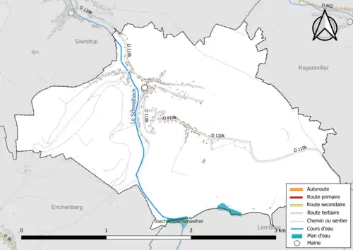 Carte en couleur présentant le réseau hydrographique de la commune