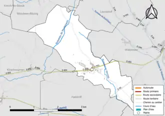 Carte en couleur présentant le réseau hydrographique de la commune