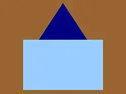 Carré bleu pâle surmonté d'un triangle bleu foncé sur fond brun