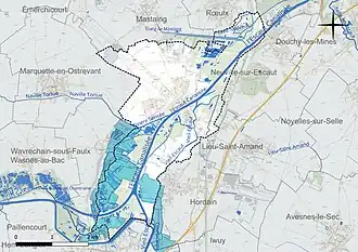 Carte en couleur présentant le réseau hydrographique de la commune