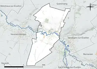 Carte en couleur présentant le réseau hydrographique de la commune