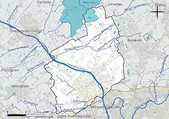Carte en couleur présentant le réseau hydrographique de la commune