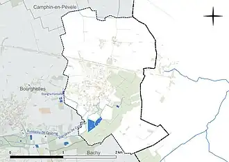 Carte en couleur présentant le réseau hydrographique de la commune