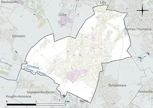 Carte en couleur présentant le réseau hydrographique de la commune