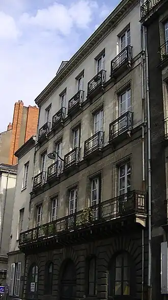 Immeuble sur cours Cambronne