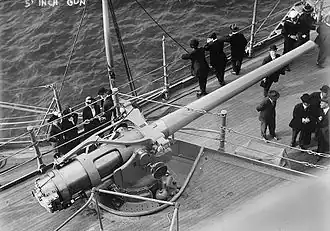 Un 5 pouces/51 calibres (ici à bord d'un cuirassé)