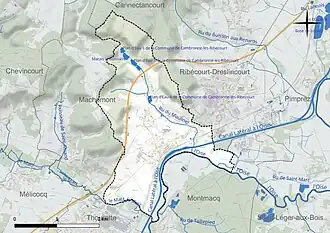 Carte en couleur présentant le réseau hydrographique de la commune