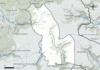 Carte en couleur présentant le réseau hydrographique de la commune