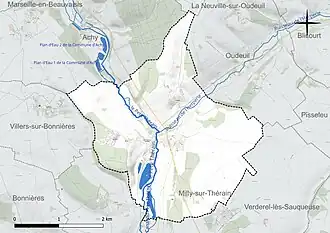 Carte en couleur présentant le réseau hydrographique de la commune