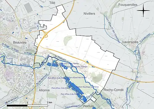 Carte en couleur présentant le réseau hydrographique de la commune