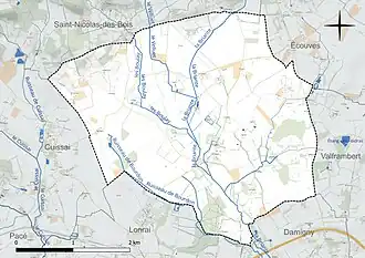 Carte en couleur présentant le réseau hydrographique de la commune