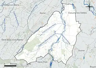 Carte en couleur présentant le réseau hydrographique de la commune