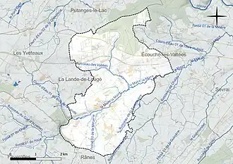 Carte en couleur présentant le réseau hydrographique de la commune