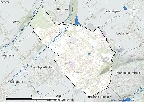 Carte en couleur présentant le réseau hydrographique de la commune