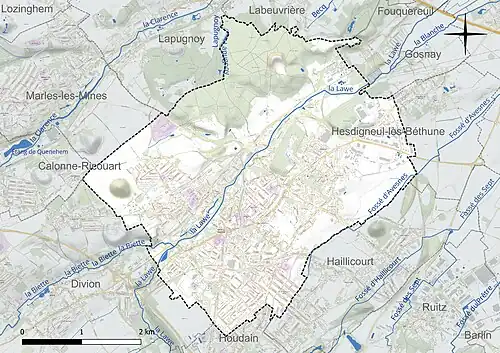 Carte en couleur présentant le réseau hydrographique de la commune