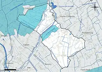 Carte en couleur présentant le réseau hydrographique de la commune