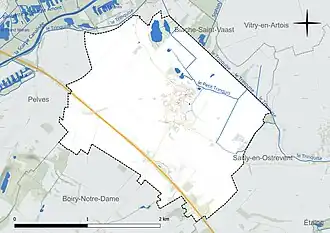 Carte en couleur présentant le réseau hydrographique de la commune