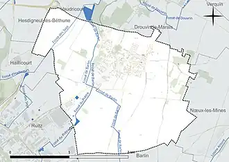Carte en couleur présentant le réseau hydrographique de la commune