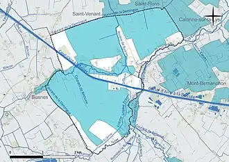 Carte en couleur présentant le réseau hydrographique de la commune