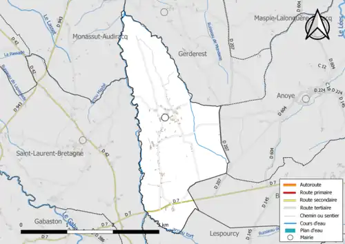 Carte en couleur présentant le réseau hydrographique de la commune