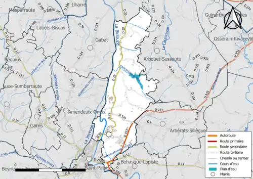 Carte en couleur présentant le réseau hydrographique de la commune