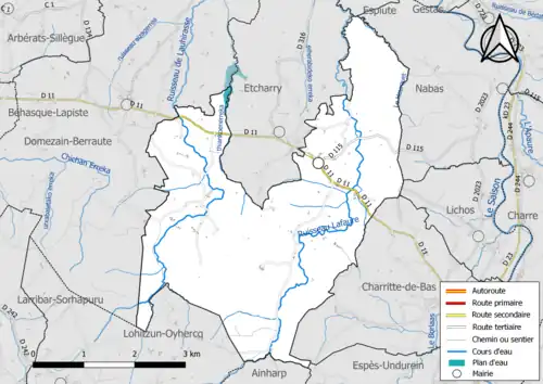 Carte en couleur présentant le réseau hydrographique de la commune