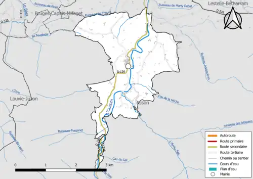 Carte en couleur présentant le réseau hydrographique de la commune
