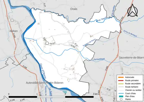 Carte en couleur présentant le réseau hydrographique de la commune