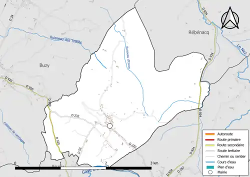 Carte en couleur présentant le réseau hydrographique de la commune