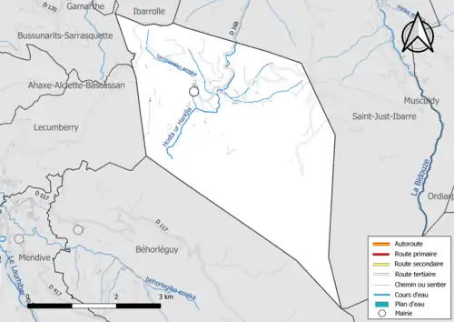 Carte en couleur présentant le réseau hydrographique de la commune
